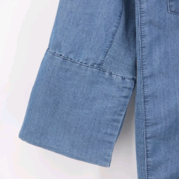 Notions Blue Chambray Denim Button-Up Shirt Adjustable Sleeve Tabs Sz Med. NWOT - Picture 2 of 10
